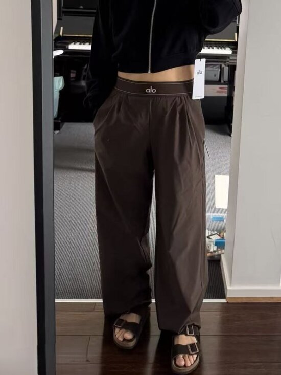 ALO Yoga Pants - NWT 🥳 ALO Yoga Women's Classic Espresso Relaxed Straight Leg Pants | Regular🤎